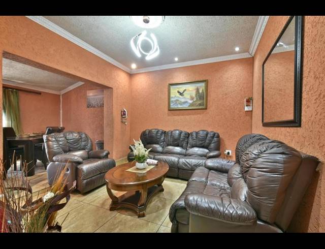 4 BEDROOM HOUSE FOR SALE IN LINDBERGH PARK